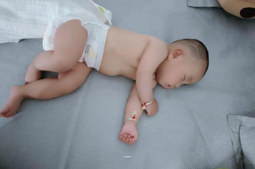 荆州三个月宝宝身高体重